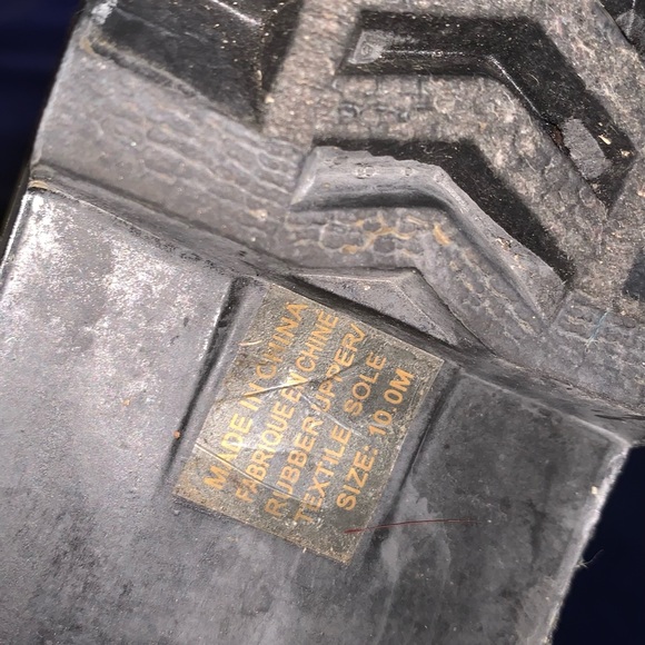 Two pairs of Micheal kor rain boots sizes 10 both - Picture 8 of 8